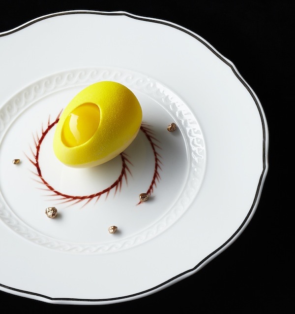 Chocolat Sura Pure Origine légèrement fumé à la fleur de sel dans un tube craquant et croquant, crème glacée Ile de Java