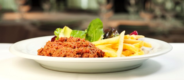 Steak tartar do restaurante Parigi, São Paulo. Foto: Zé Carlos Barretta/Divulgação Fasano.