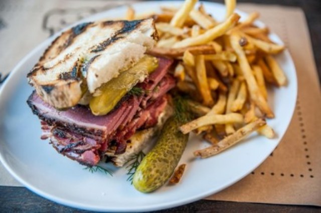 FORNO - sanduiche de pastrami